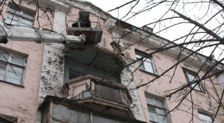 Комунальні пригоди в центрі Кам’янського:  спроба захопити підвал та біда від не накритого колодязя водогону