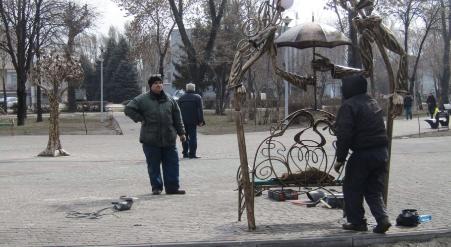 Галявина для закоханих, подяка рятівникові та інші березневі клопоти в Кам’янському
