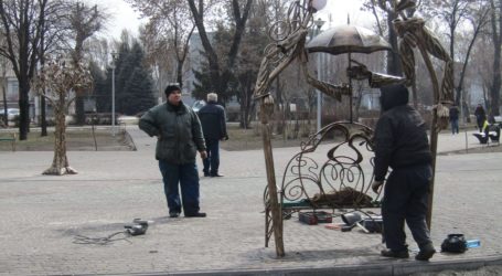 Галявина для закоханих, подяка рятівникові та інші березневі клопоти в Кам’янському