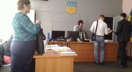 Споживач в суді Кам’янського пробує довести, що управляюча компанія – невідомо хто і сама не знає, чого від нього хоче
