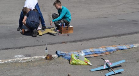 Літаки та роботи – популярна розвага у дітей Кам’янського