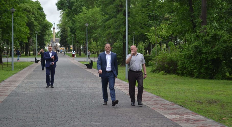 Уроки стихії, останні весняні клопоти в центрі Кам’янського та екскурсія на Коноплянку