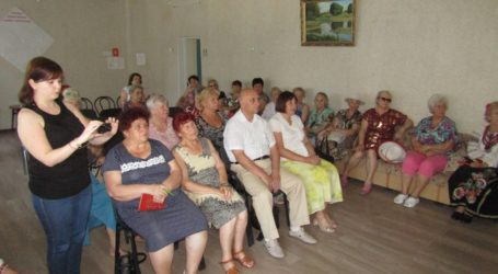 Як протидіяти шахраям – вчились у «Школі виживання» пенсіонери Кам’янського
