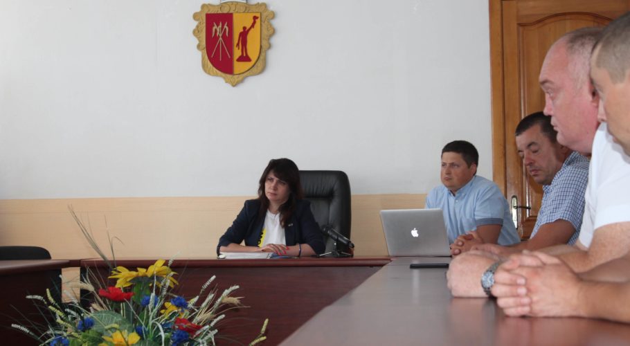 Тяжелый разговор вместо предвыборного пафоса