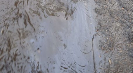 Веселка на асфальті та отруєний Дніпро