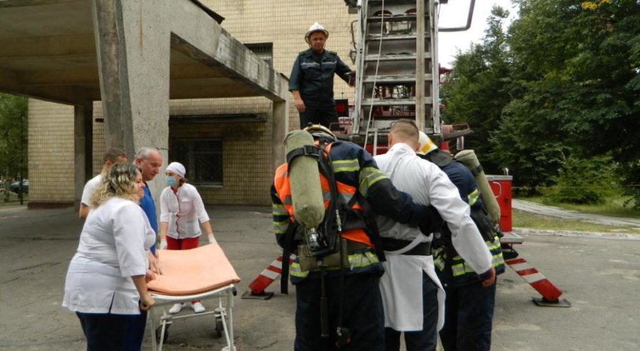 Переполох в 7 лікарні Кам’янського через коротке замкнення холодильника