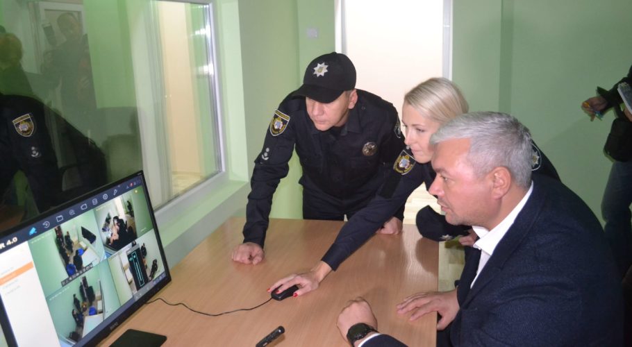 Боротьба влади зі стихійними звалищами та відкриття кризового центру для дітей в Кам’янському