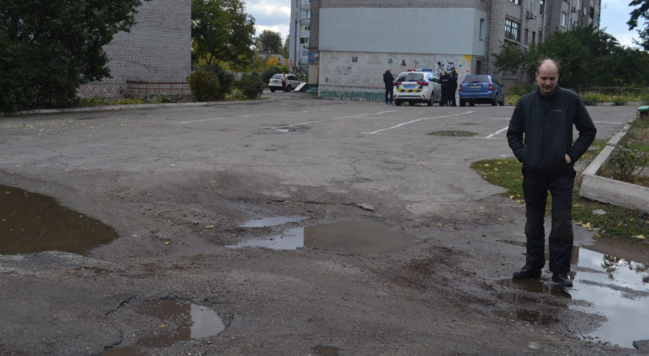Хто утримує дороги в місті, хочуть дізнатись мешканці Кам’янського