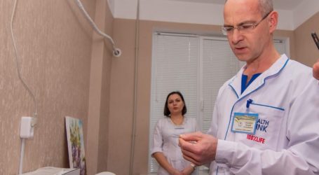В Каменскую больницу №9 передали новое медоборудование для диагностики и лечения рака