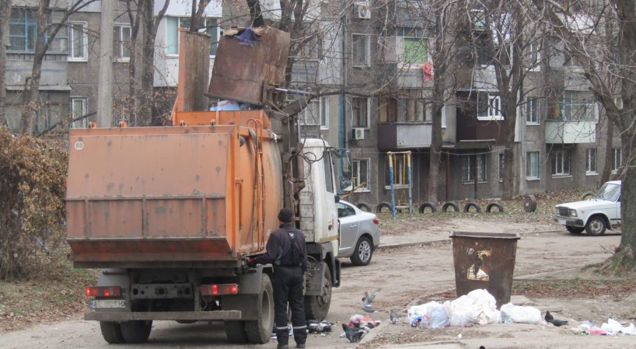 Вивезення й утилізація сміття в Кам’янському: перспективи туманні