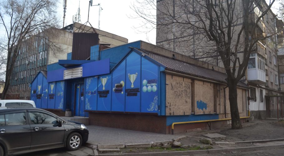 Поліцейські будні в Кам’янському: зачинені казино та затримана «мисливиця за гаджетами»