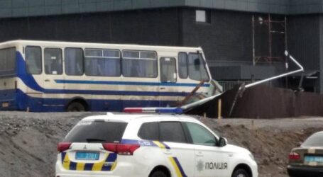 Автобус зі школярами, що протаранив паркан будмайданчика в центрі Кам’янського  – не рейсовий
