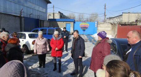 Керівництво департаменту екології Кам’янського не пустили на територію лакофарбового виробництва ТОВ «Поліколор»