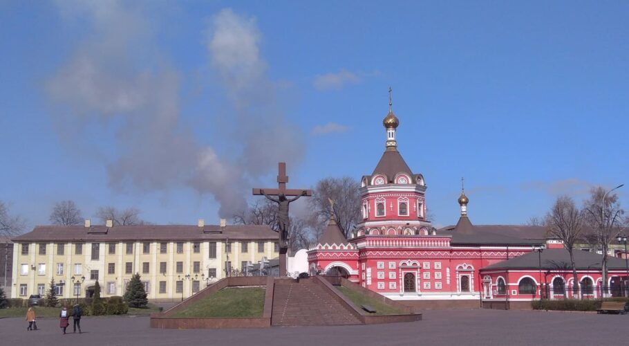 Молитися на телевізор пропонує уряд мешканцям Кам’янського