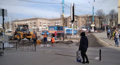 Святкові клопоти та стратегічні проблеми житлово-комунального господарства Кам’янського