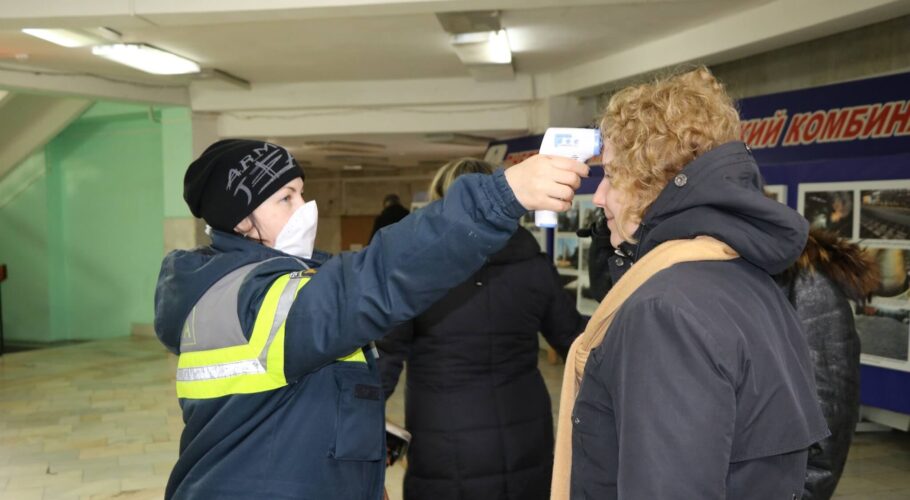 Хроніки коронавірусу у Кам’янському: ДМК посилює заходи безпеки, а міський голова проінспектував інфекційне відділення 7-ї лікарні