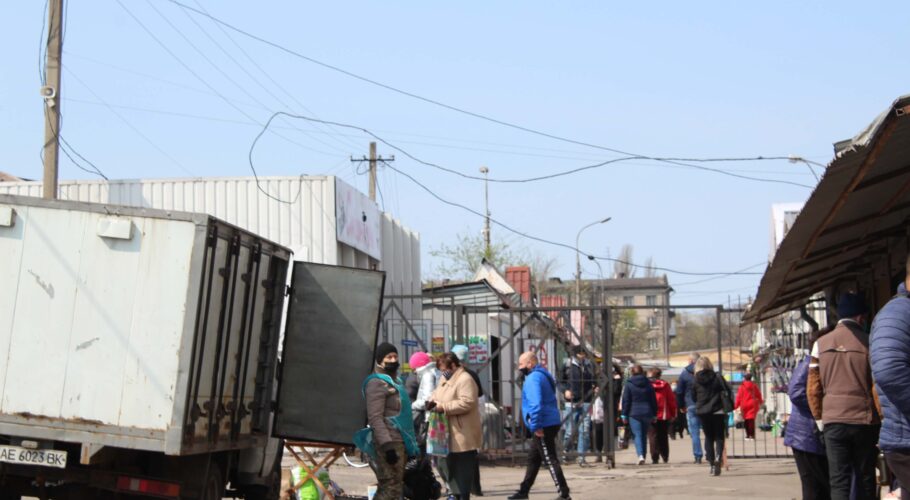 Ринки сьогодні в Кам’янському ще працювали. Частково