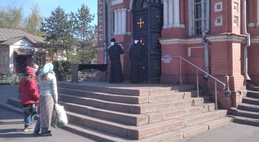 Вербна неділя в Кам’янському: у віртуалі та під наглядом поліції
