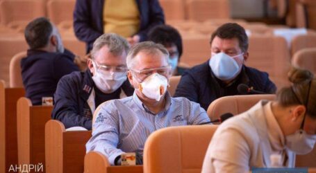 Заплатити за користування землею попросила міськрада Кам’янського власників великих заводів
