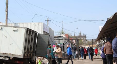Ринки сьогодні в Кам’янському ще працювали. Частково