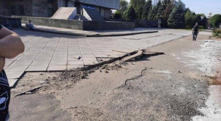 Нові технології дорожнього ремонту та галас навколо нової зупинки в Кам’янському