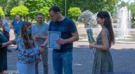 Талантливым детям Каменского вручили стипендии