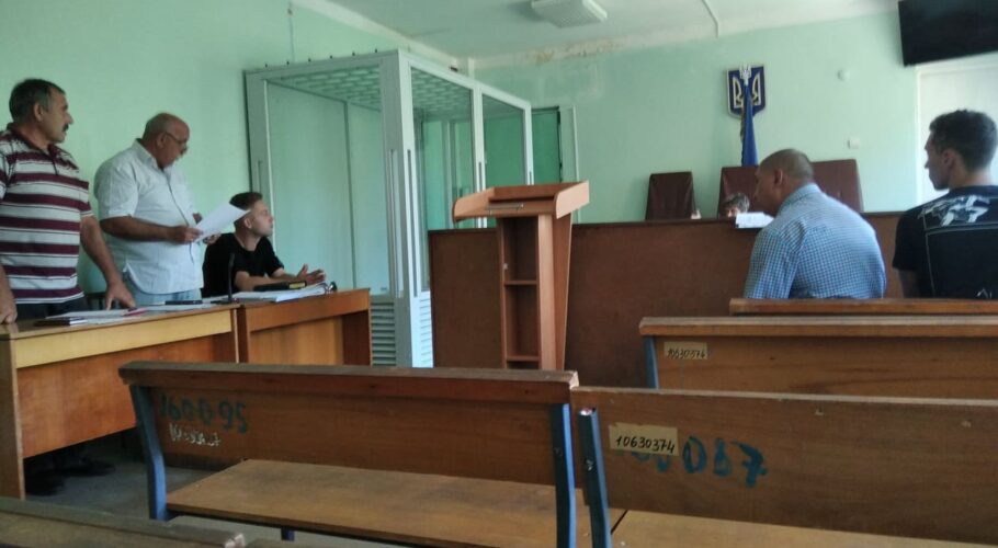 Суд в Кам’янському розглядає торішню бійку на БАМі: адвокат обвинувачуваного сумнівається в ретельності слідства