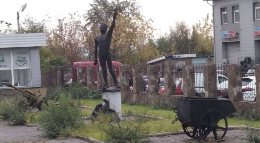 Символу Кам’янського – «Прометею» – виповнилось 98 років