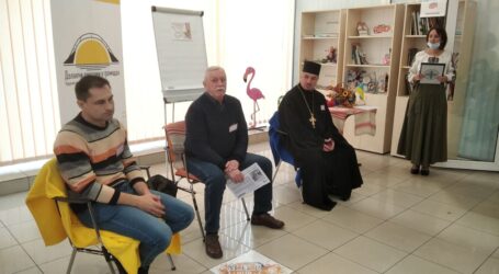 Про особливості спілкування українською в Кам’янському говорили священнослужитель, поет та посадовець