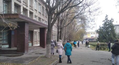 Режим навчання в школах регулює адміністрація закладу, нагадали посадовці в Кам’янському