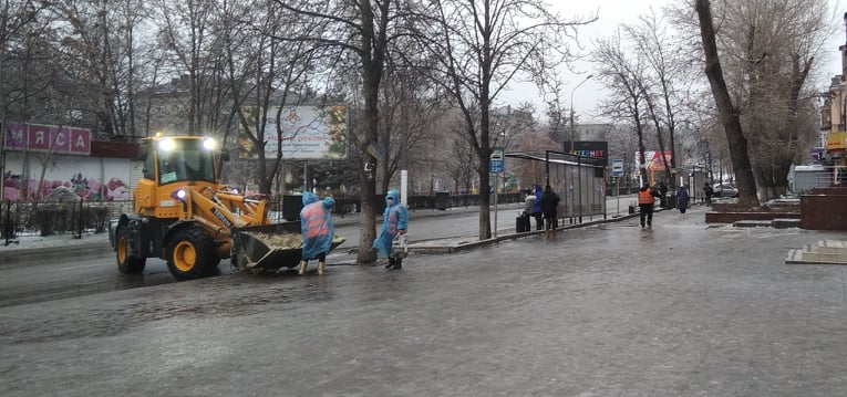 «Льодяне Різдво» в Кам’янському: проїхати легше, ніж пройти