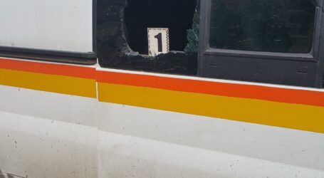 У Кам’янському розбили та пограбували автівку