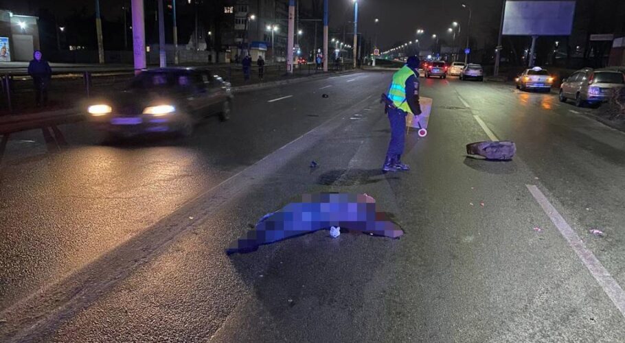 У Кам’янському водій збив пішохода та поїхав додому