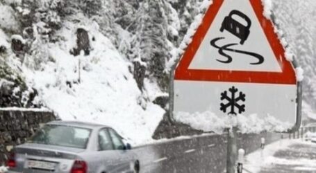 Водіям Дніпропетровщини нагадали правила руху зимовою дорогою