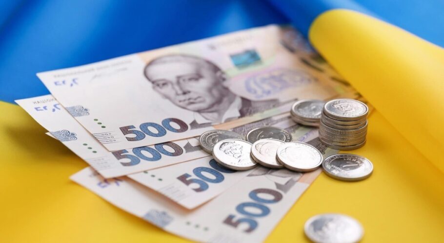 Як у Польщі і Словаччині: Уряд заявив про збільшення зарплат