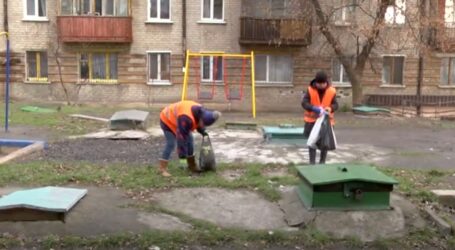 У кам’янських дворах наводять порядок (відео)