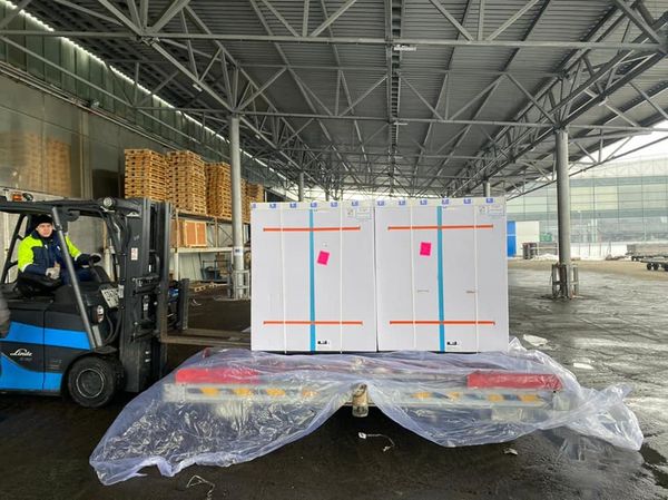 В Україну прибула вакцина Oxford/AstraZeneca (Covishield) проти COVID-19