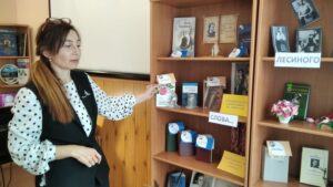 Гімн торжеству життя: іменини Лесі Українки святкують в Кам’янському - ФОТО