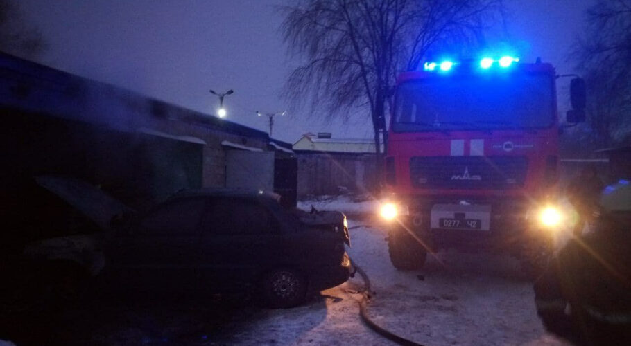 У Кам’янському на пожежі в гаражі постраждав пенсіонер