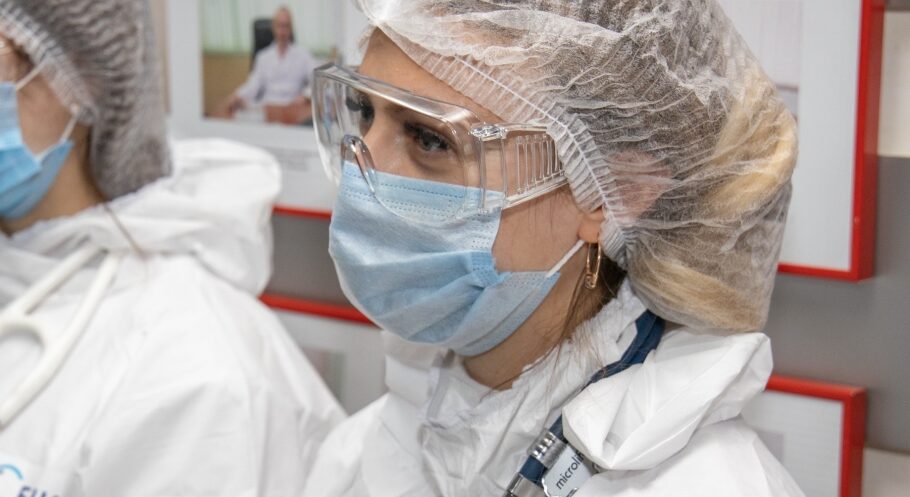У 2021 році обласну допомогу отримали 216 медиків, які перехворіли коронавірусом