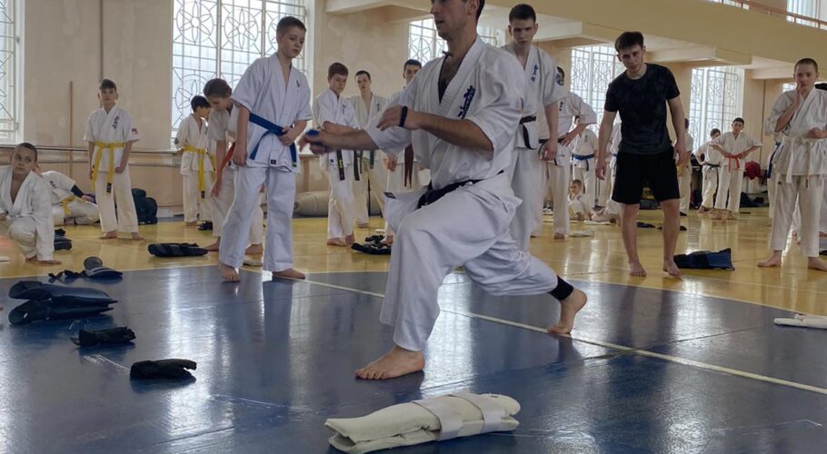 У Кам`янському розпочався семінар з кіокушин карате