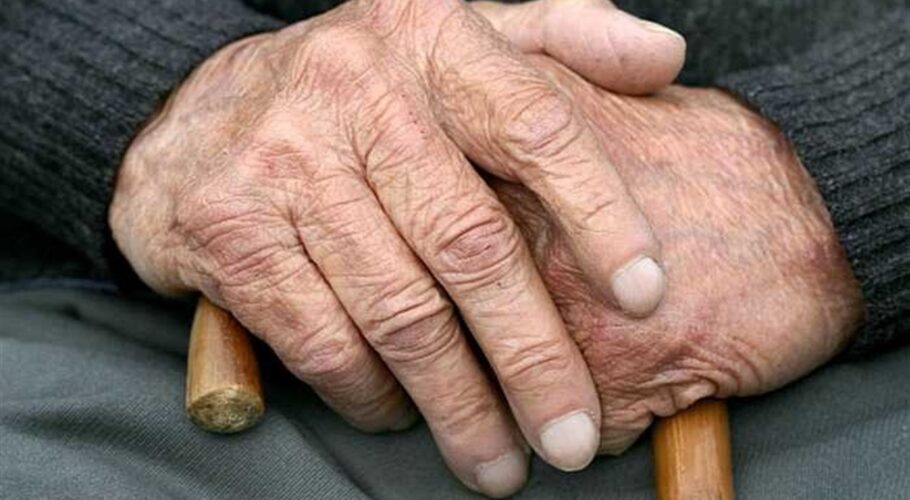 Погрожували ножем та змусили позичити гроші: на Дніпропетровщині двоє молодиків пограбували пенсіонера