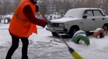 У Кам’янському налагодили роботу двірників (відео)
