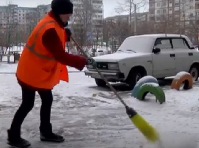У Кам’янському налагодили роботу двірників (відео)