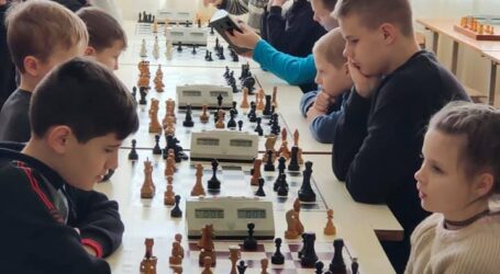 “Хід конем”: у Кам’янському змагалися юні шахісти