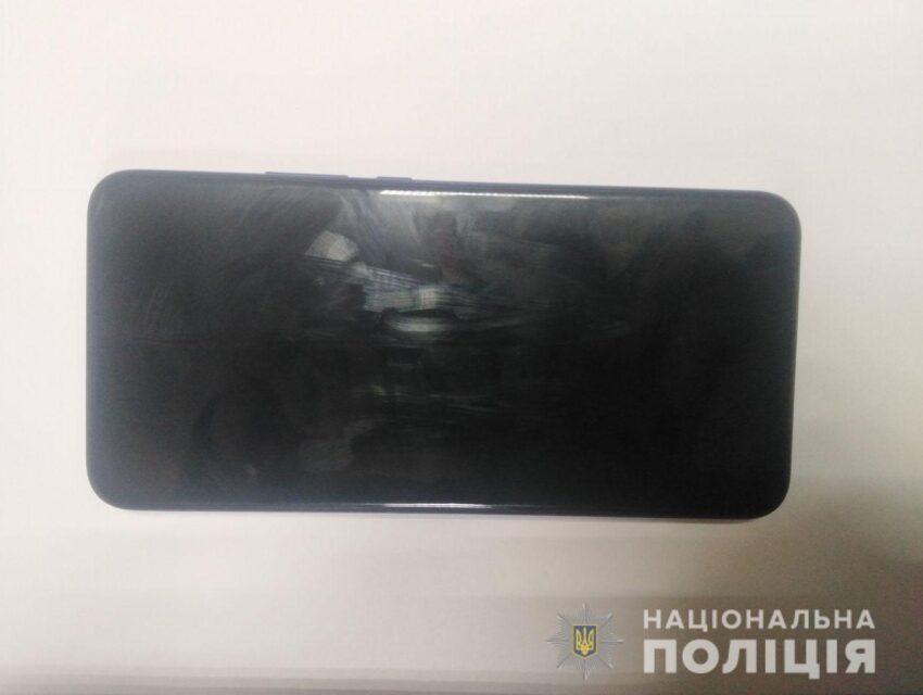 У Кам’янському пограбували чоловіка