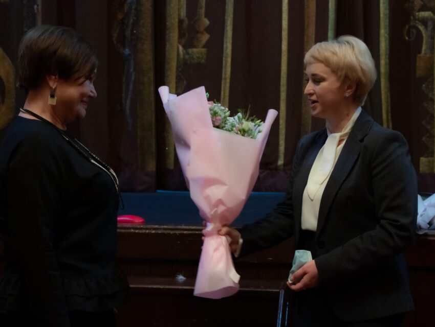 У Кам’янському вітали працівників театру