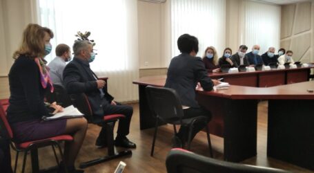 Виконком Кам’янського визначився з штрафом за неприбране листя