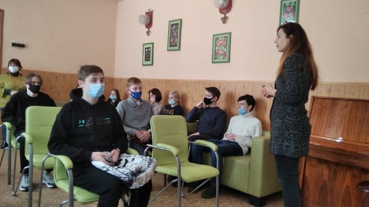 В Кам’янському в «Школі виживання» відбулась розмова про «погану компанію»