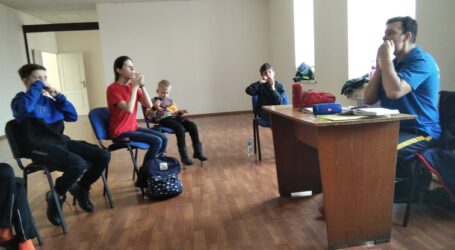 Оздоровленням через музику займаються бійці Він Чун в Кам’янському